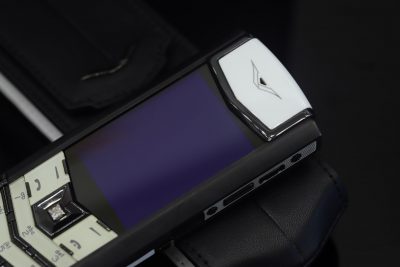 Vertu Signature S Black and White