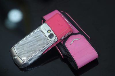 Vertu Ascent Ti Neon Pink