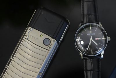 Vertu Ascent X da đen