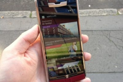 Đánh giá chiếc Vertu Signature Touch