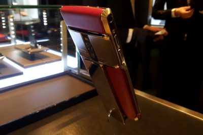 Bàn về chiếc Vertu Signature Touch – Một siêu phẩm đặc biệt dành cho mọi người